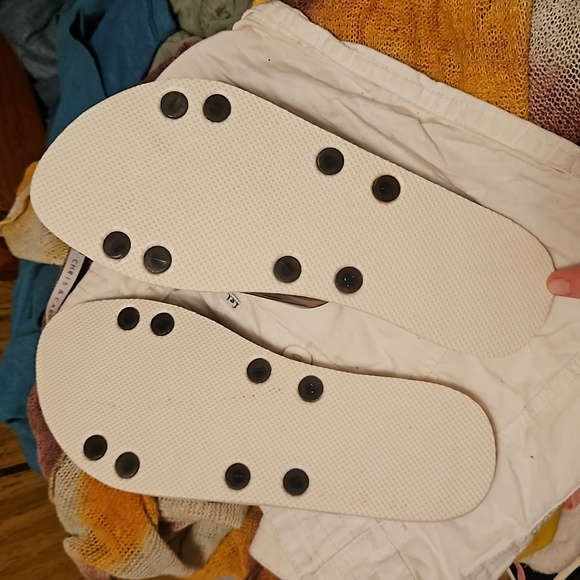 NWOT. Women's Old Navy flip flops size 10 - Picture 5 of 5